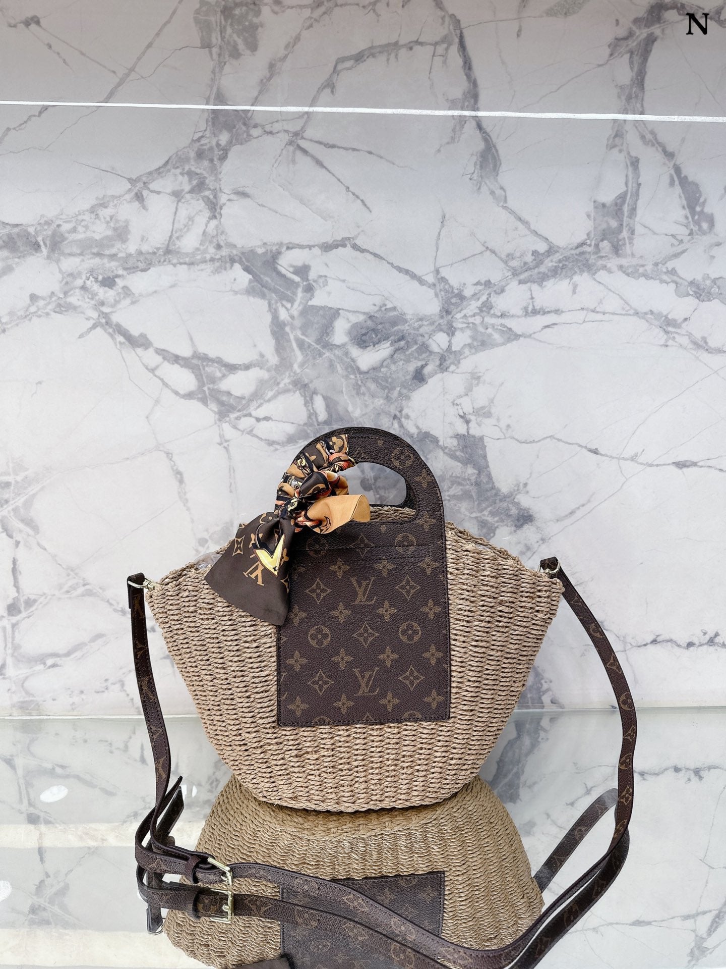 👜L&V わら織りバッグ 革と藁の組み合わせ ハンドバッグ ビーチバッグ - 画像 (9)