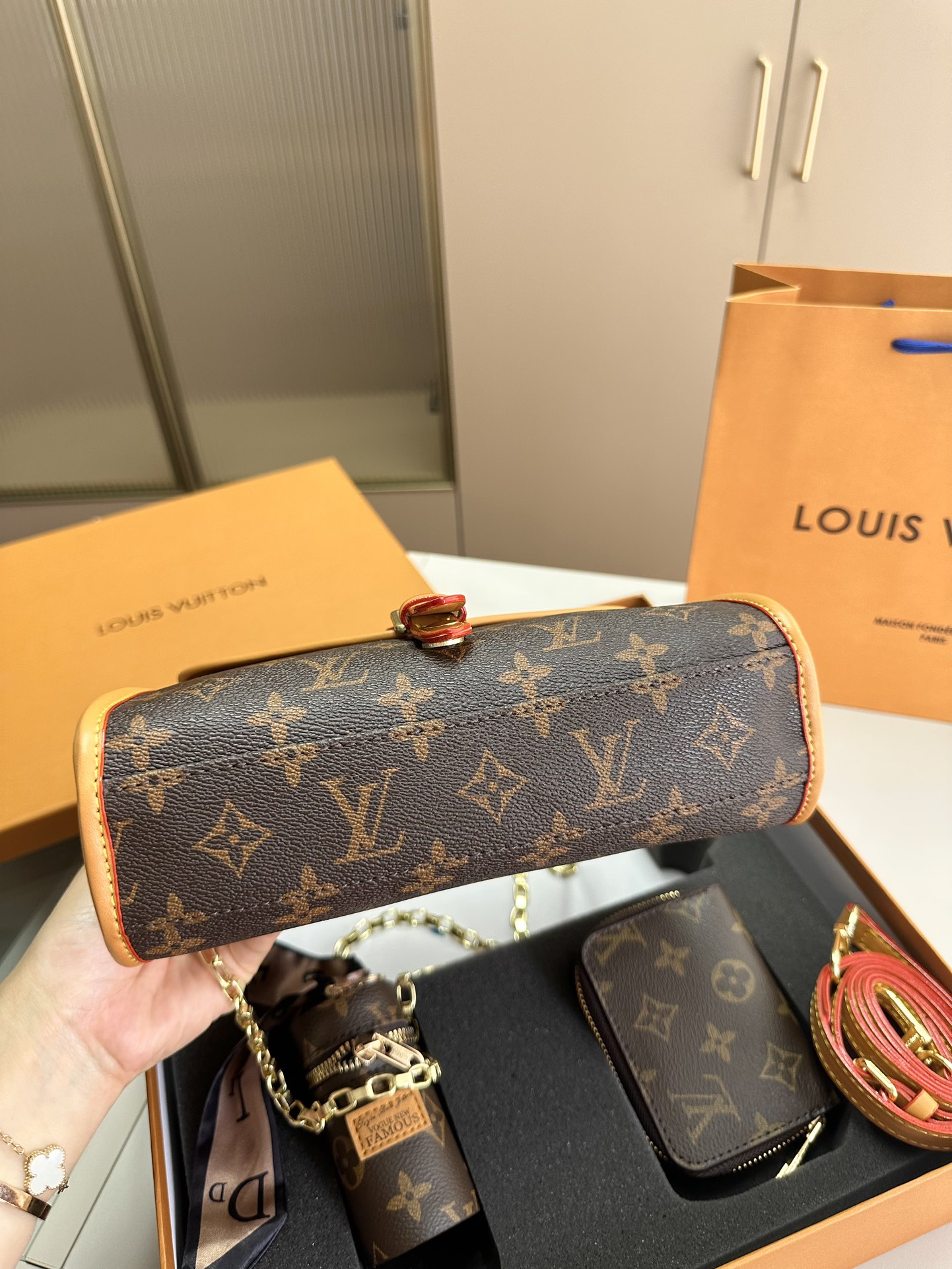 【LOUIS VUITTON】【大人気定番商品】LOUISVUITTON 古い花3点セット お得 - 画像 (4)
