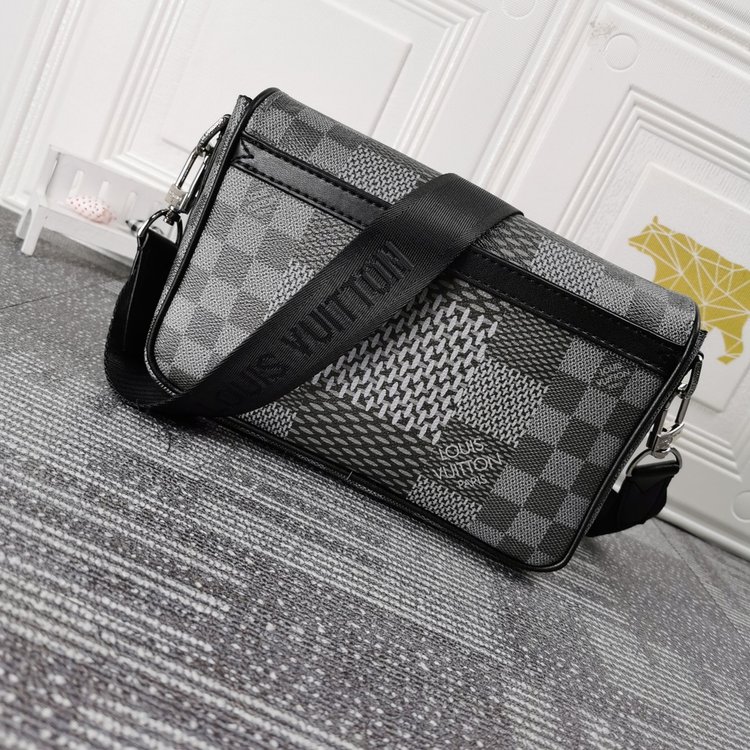 Louis Vuitton (ルイヴィトン) メッセンジャーバッグ 23.5x14x5cm - 画像 (7)