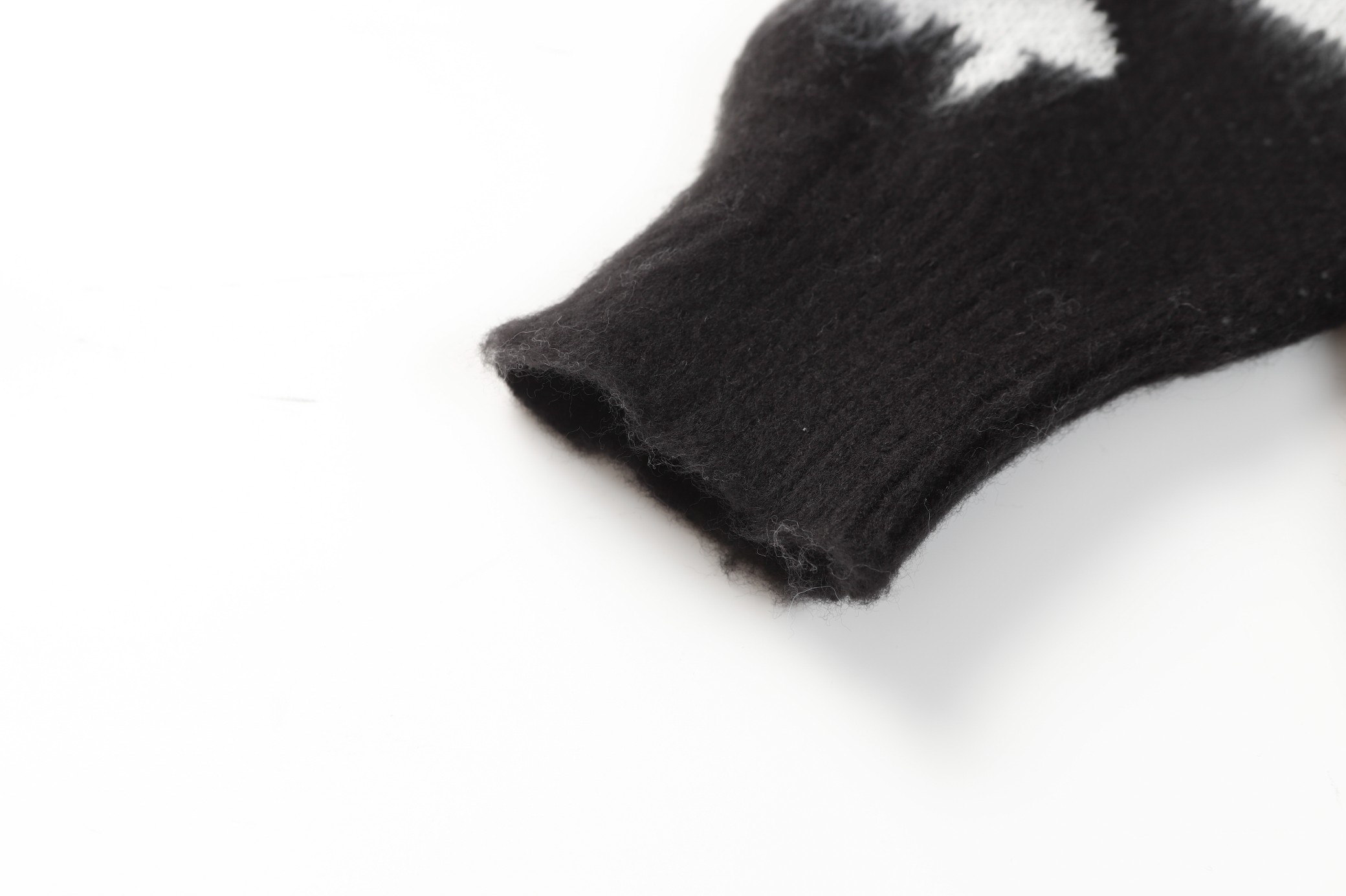 【BALENCIAGA 公式旗艦店】バレンシアガ セーター好評に付き再入荷! - 画像 (6)