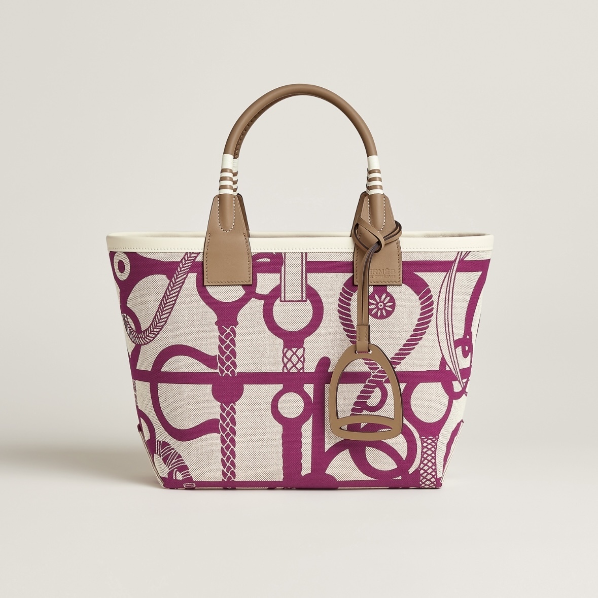 【鮮やかなカラーでフェミニン♡】HERMES Steeple 25バッグ - 画像 (2)