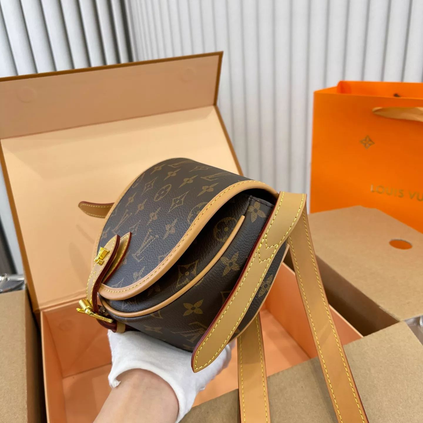 大人気☆Louis Vuitton 子豚の鞍包みTambourin - 画像 (4)