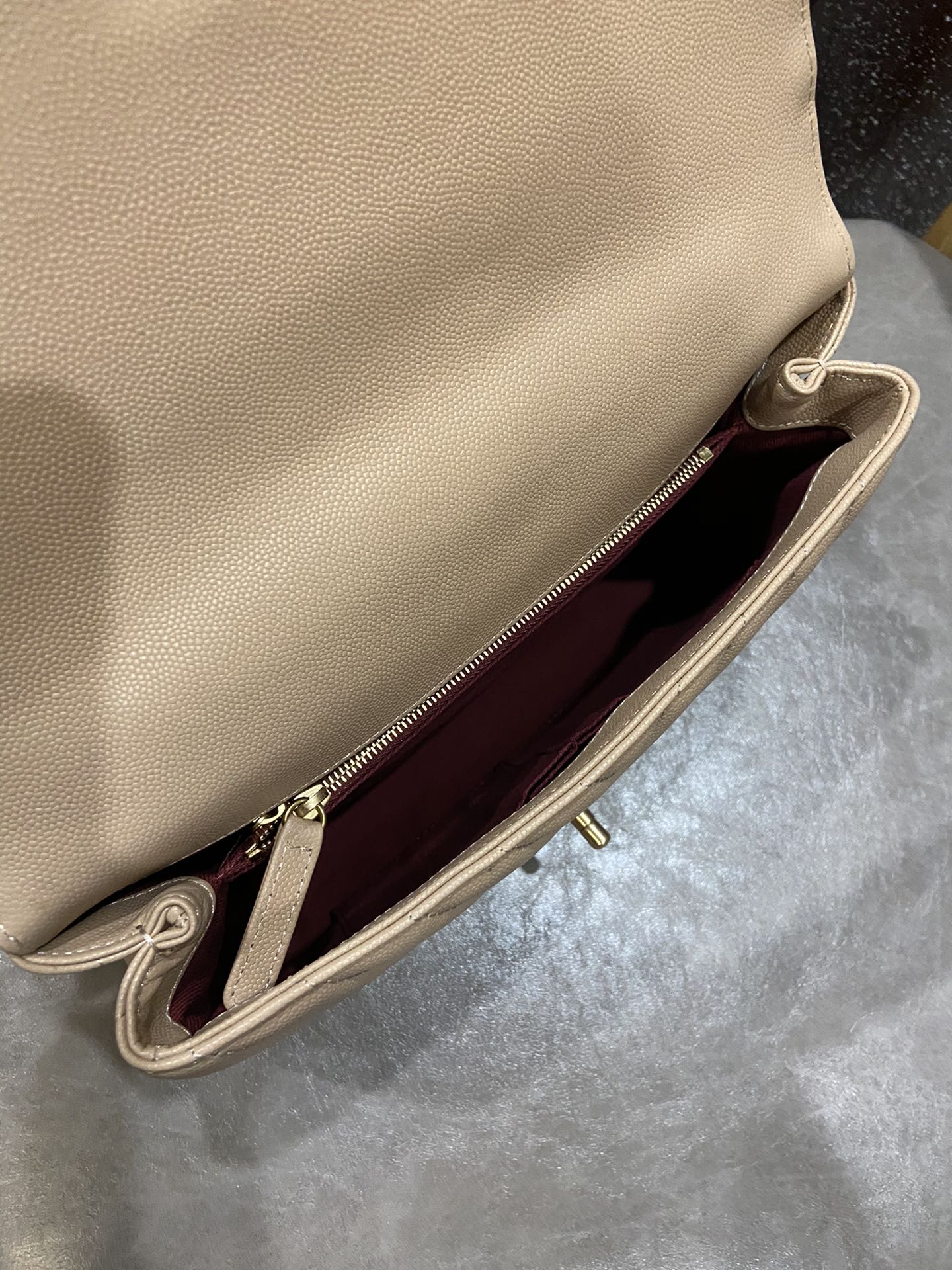 Chanel Cowhide handbag 92991 - 画像 (13)