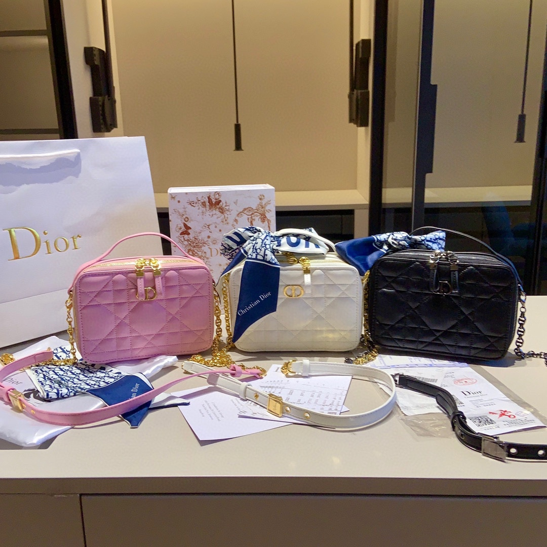 【Dior】Dior専門店バカ売れ商品CAROボックスバッグ