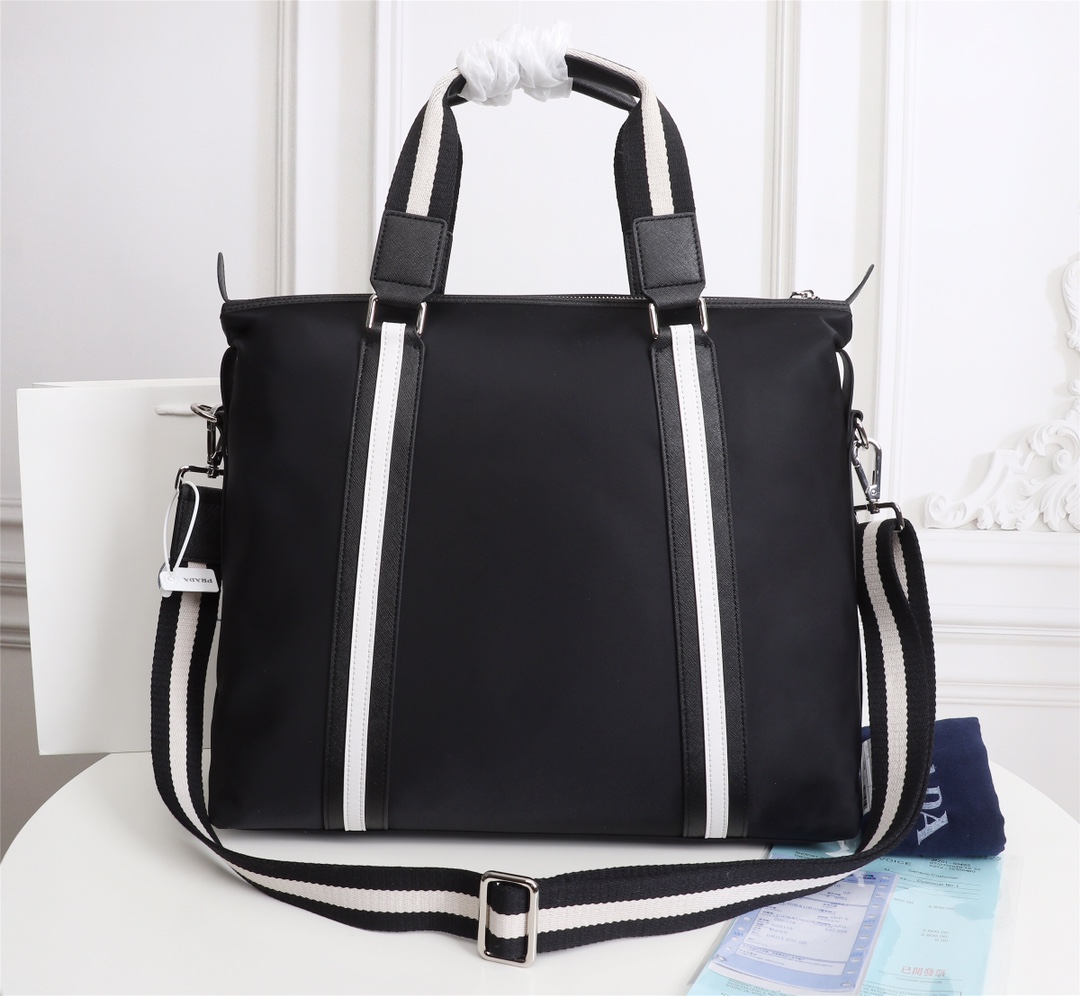 【PRADA 公式旗艦店】プラダ ハンドバッグ 当日出荷 好評に付き再入荷!40*36*13CM - 画像 (2)