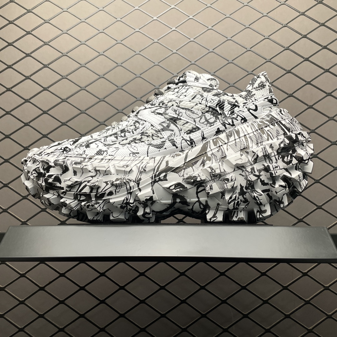 Balenciaga Bouncer Extreme Graffiti Sneaker(685613W2RG19010) - 画像 (2)