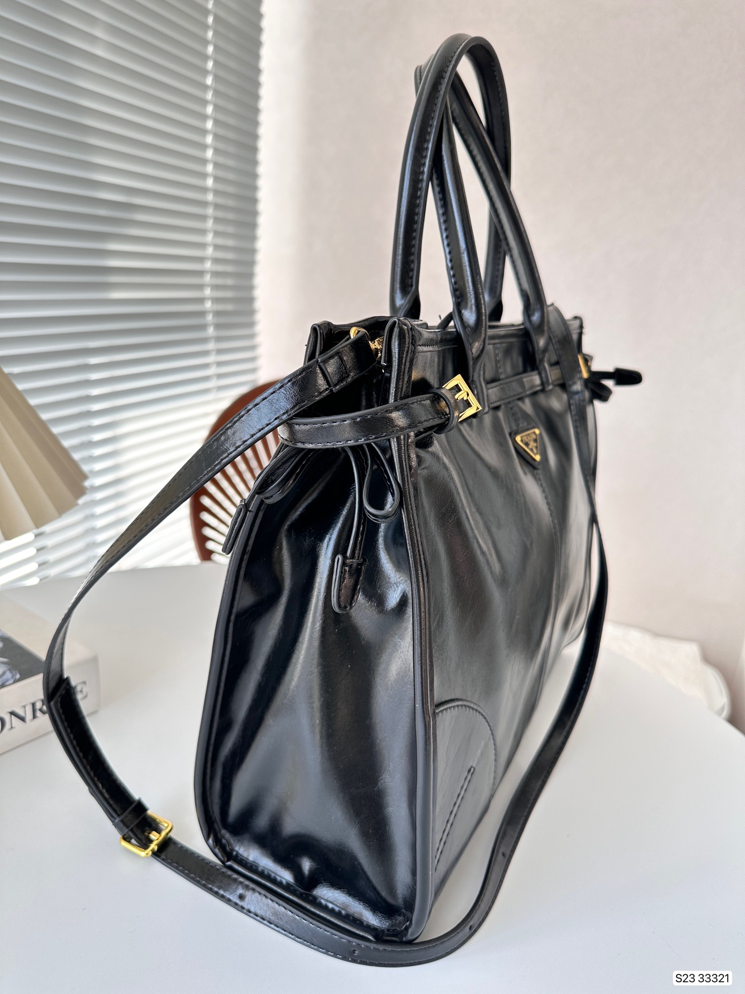 【PRADA 公式旗艦店】 プラダ 斜めがけバッグ当日出荷 好評に付き再入荷38*30CM - 画像 (6)