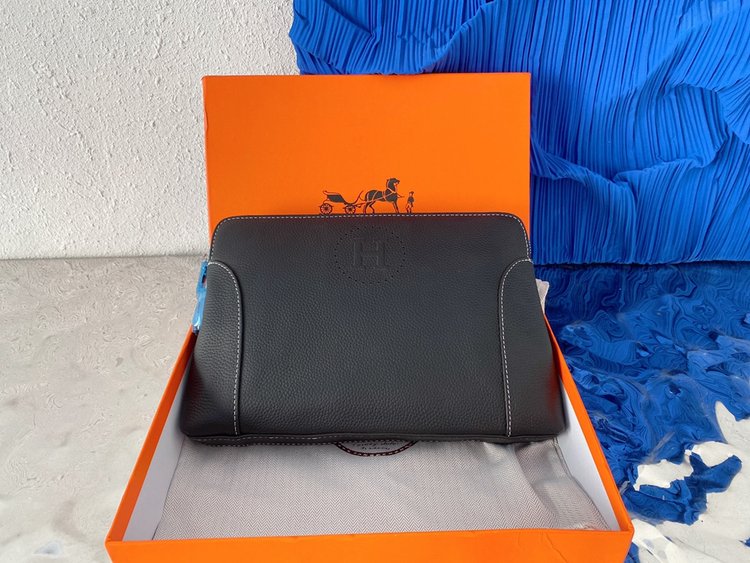 Hermes(エルメス) クラッチバッグ 28 x 17 cm - 画像 (3)