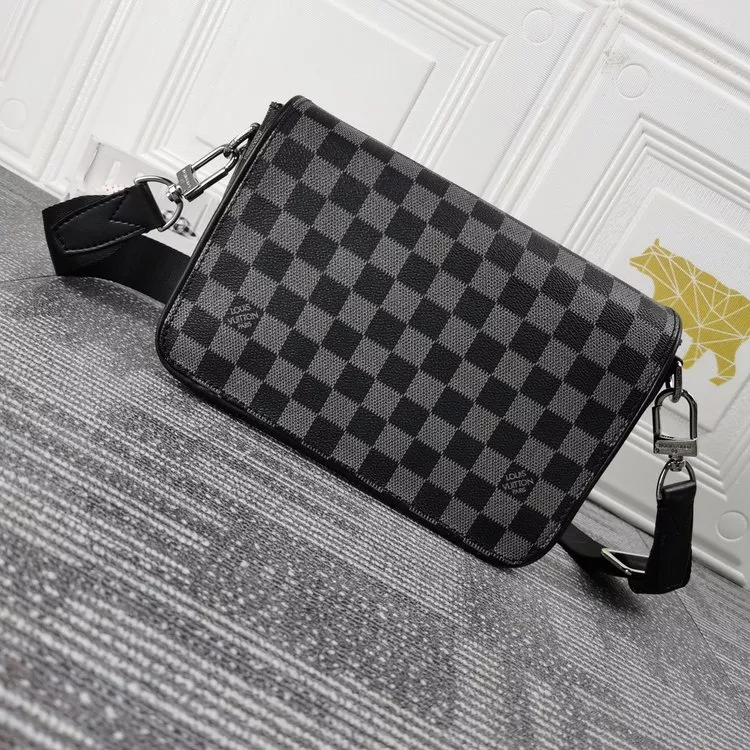 LOUIS VUITTON ルイヴィトン メッセンジャーバッグ 23.5X14X5CM - 画像 (4)
