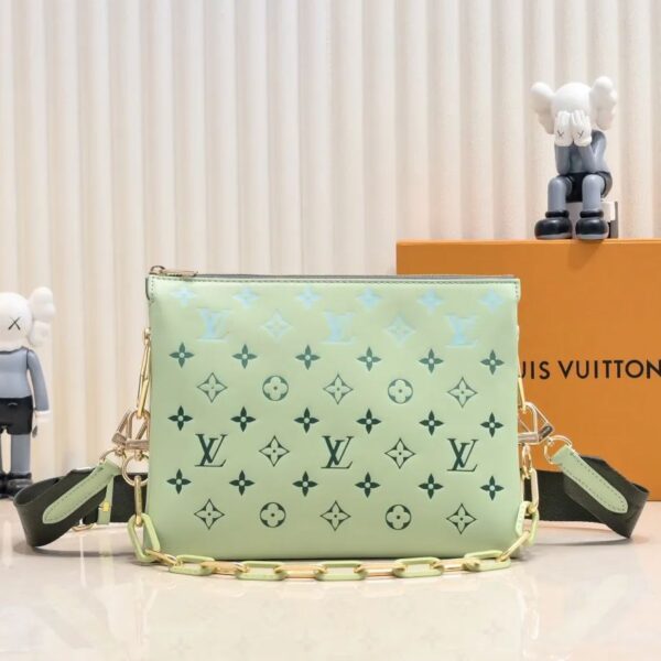 Louis Vuitton いとこの小さなバッグ M11225 23618 22896 57790
