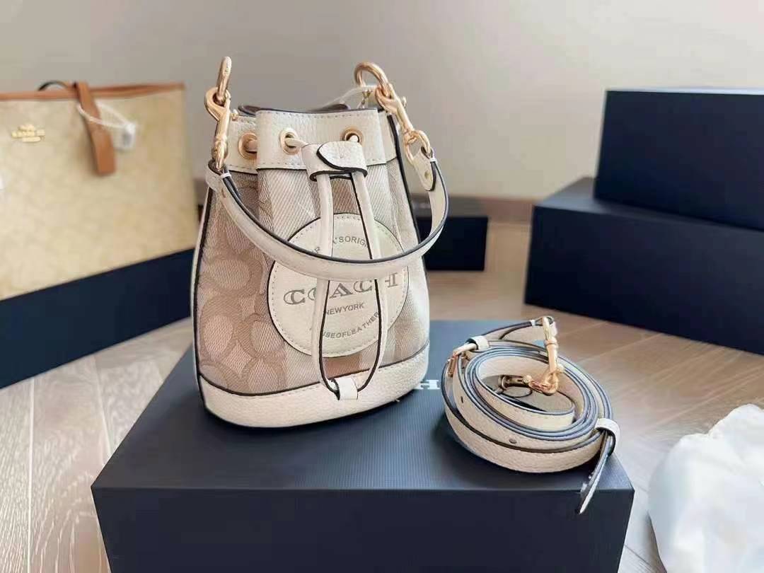 ◆COACH◆大人気☆ 巾着開閉バケットバッグ トート ミディアム