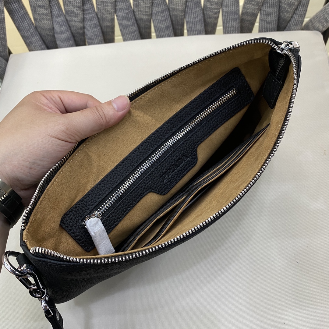 【PRADA 公式旗艦店】プラダ クラッチバッグ当日出荷 好評に付き再入荷!19*29*3CM - 画像 (5)