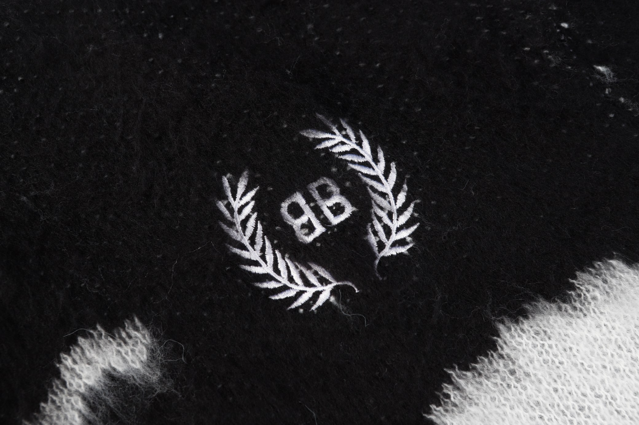 【BALENCIAGA 公式旗艦店】バレンシアガ セーター好評に付き再入荷! - 画像 (4)