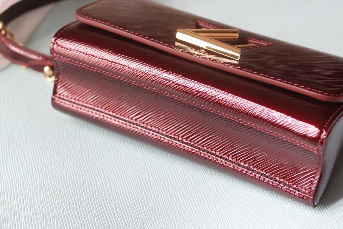 Louis Vuitton 多用途な ショルダーバッグ【ツイスト WEST】人気 M50397 M24566 M24548 M24549 - 画像 (15)