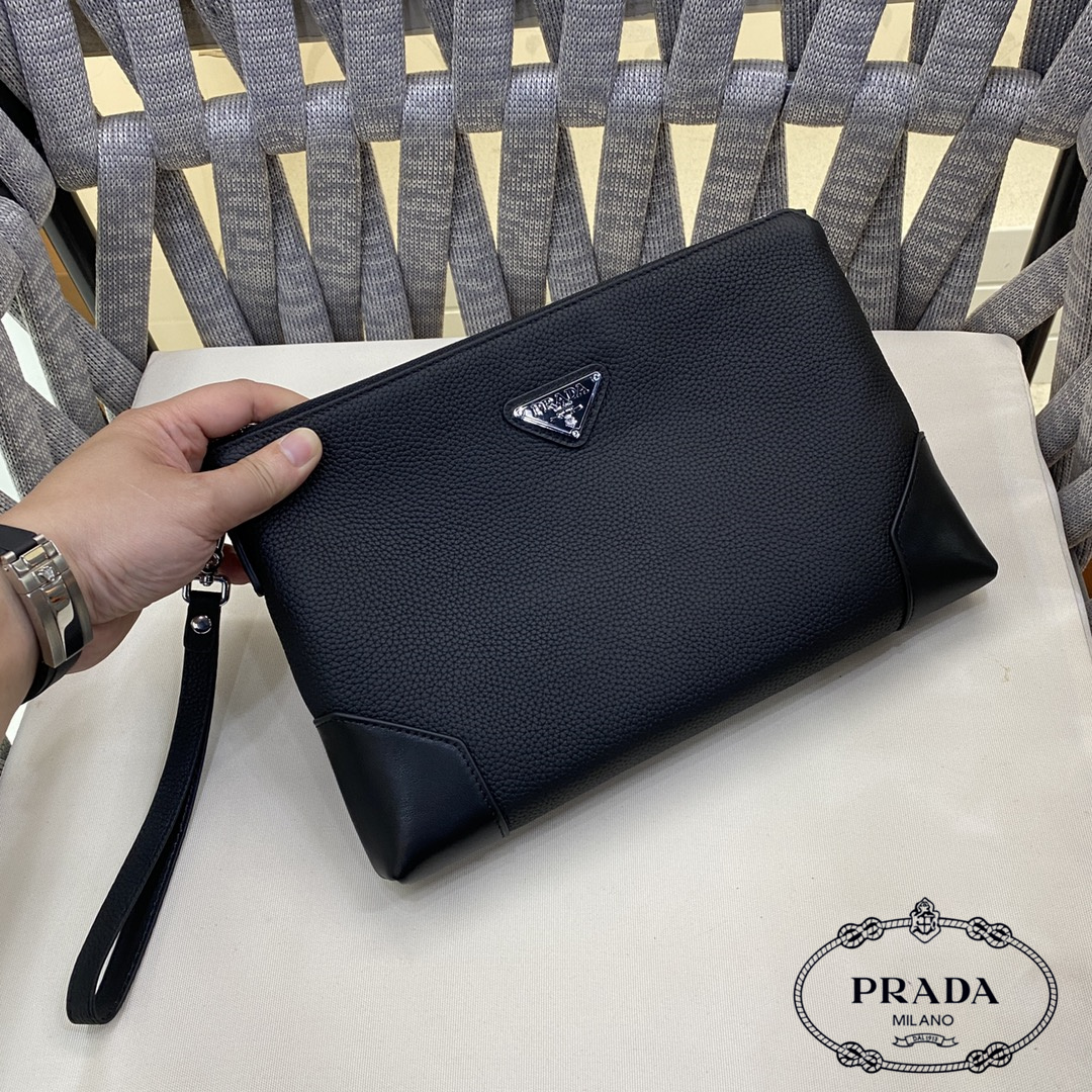 【PRADA 公式旗艦店】プラダ クラッチバッグ当日出荷 好評に付き再入荷!19*29*3CM