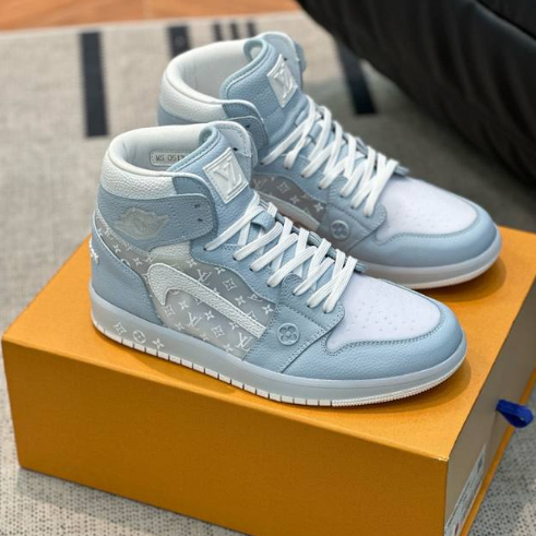 「正規品保証、公式と同じデザイン」Louis Vuitton&Air jordan 1 スニーカー