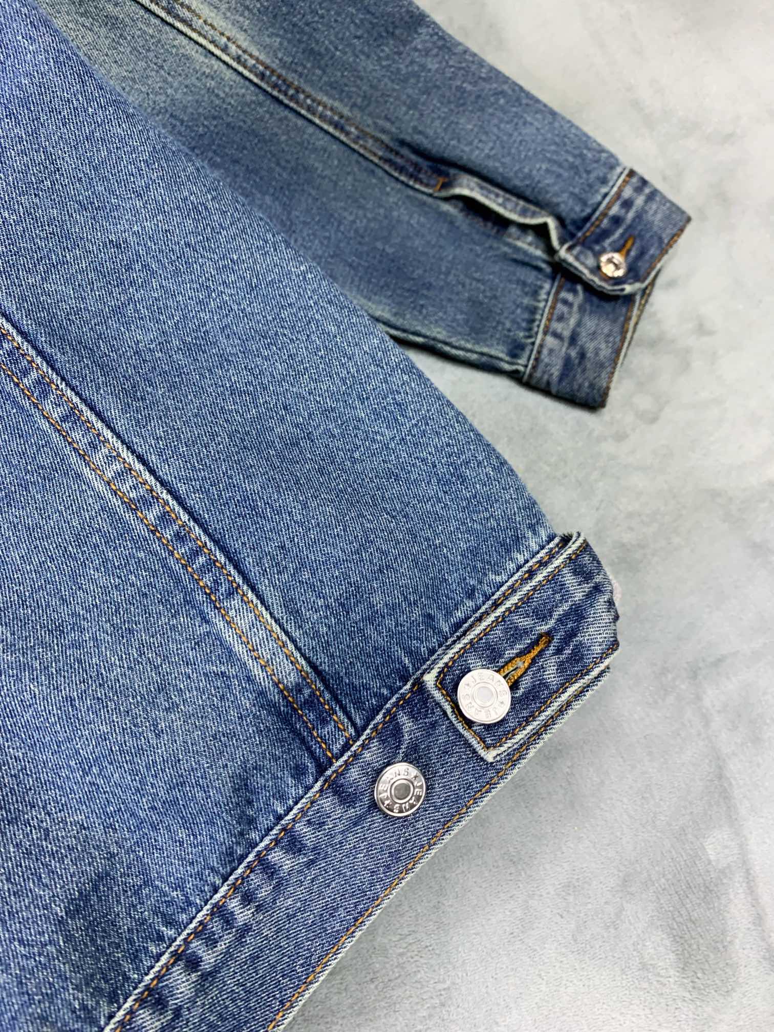 【BALENCIAGA】バレンシアガの新しい刺繍デニムジャケット - 画像 (8)