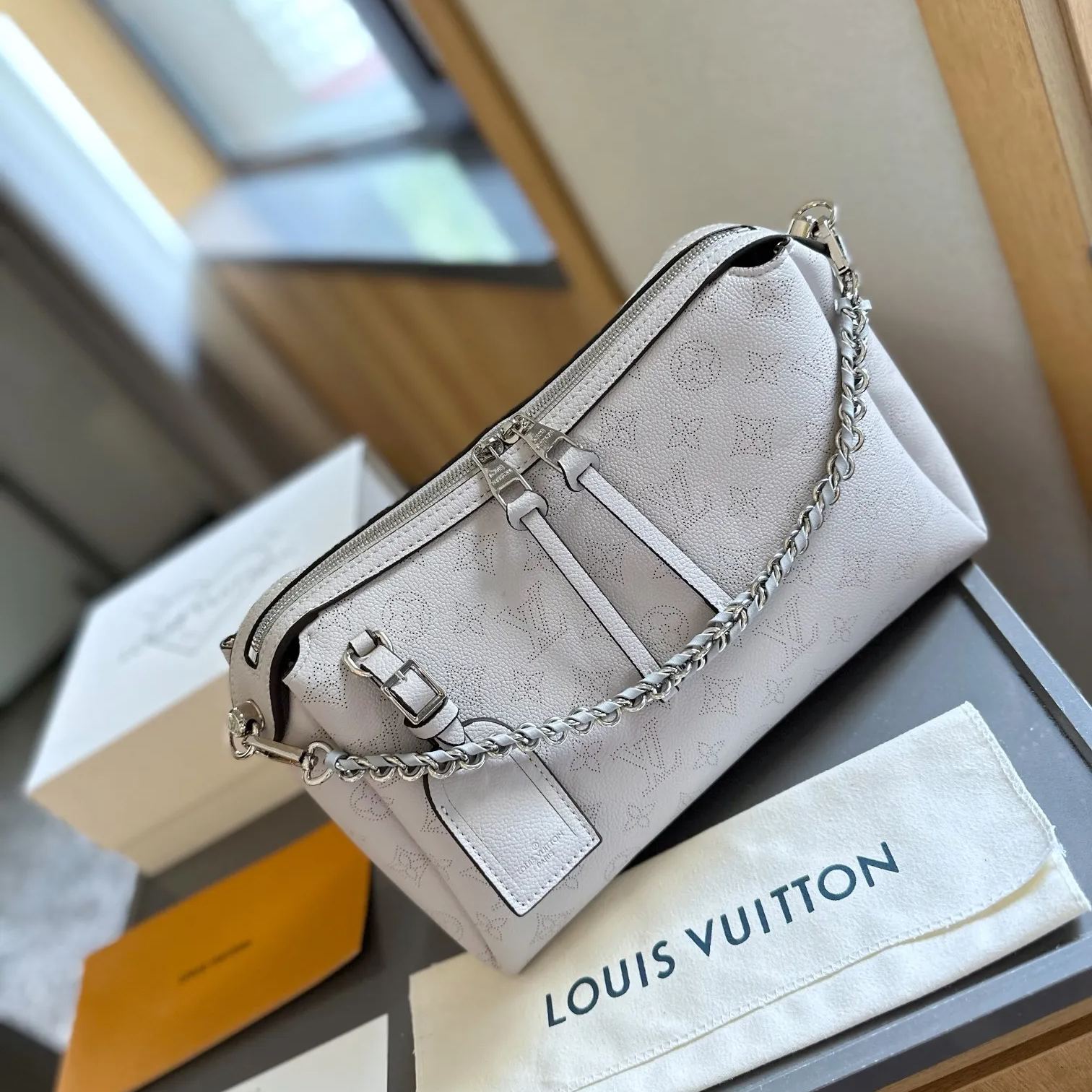 Louis Vuitton◇Lv ベラ トートバッグ - 画像 (9)
