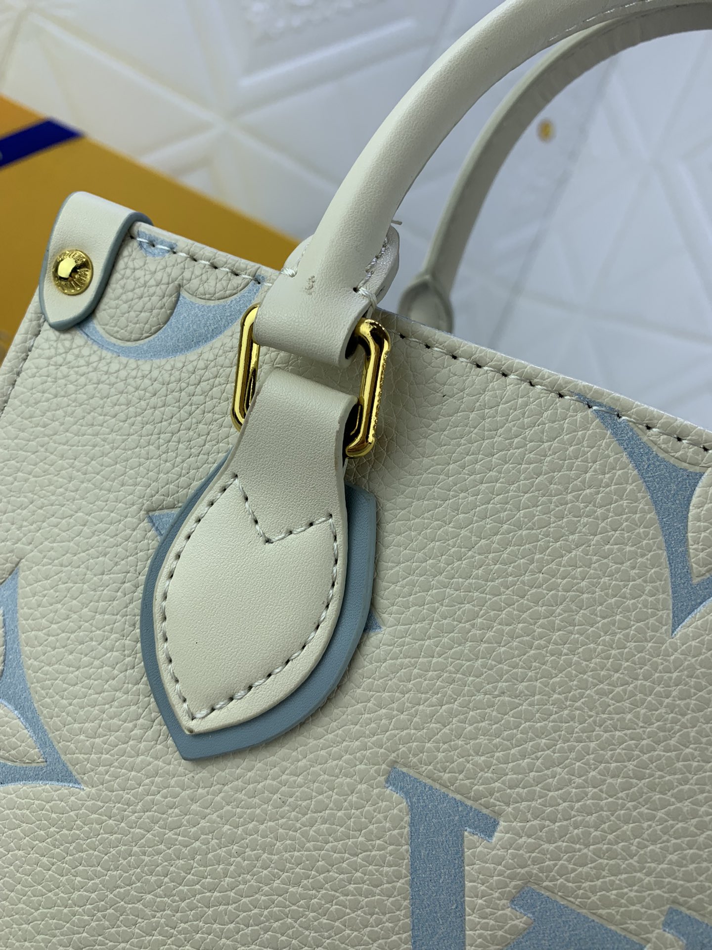 Louis Vuitton(ルイヴィトン) ONTHEGO バッグ 25x19cm - 画像 (5)