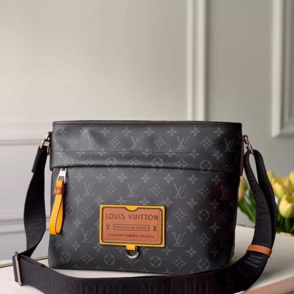 Louis Vuitton LV Besace Zippee