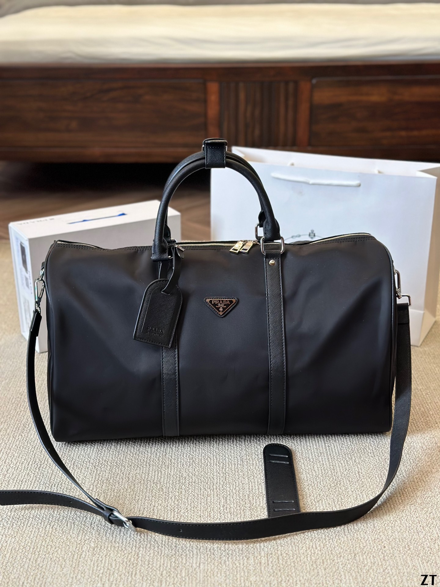 ★PRADA★プラダのトラベルバッグ初披露 - 画像 (2)