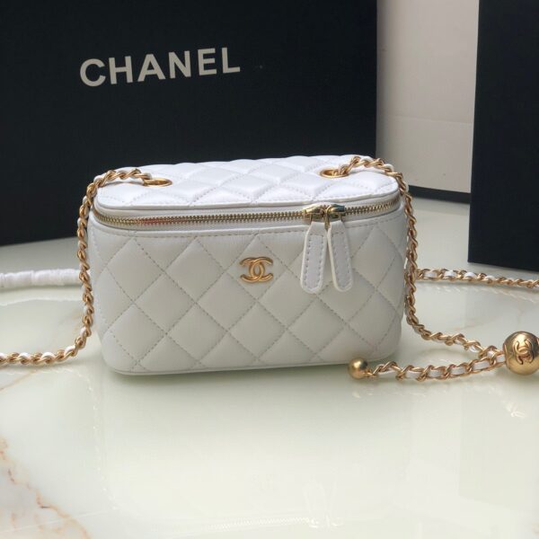 Chanel Classic Vanity 22C Bag with Chain AP2303