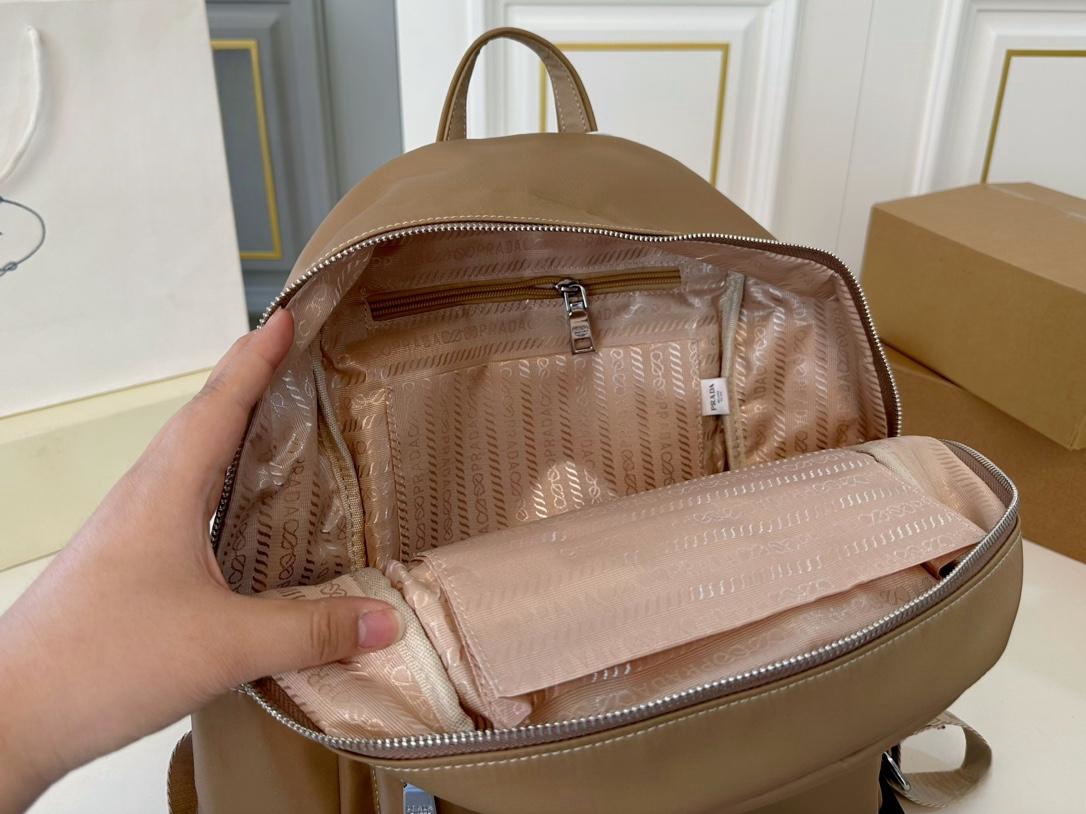 【PRADA 公式 旗艦店】プラダ リュックサック当日出荷 好評に付き再入荷!31*36CM 240719 - 画像 (10)