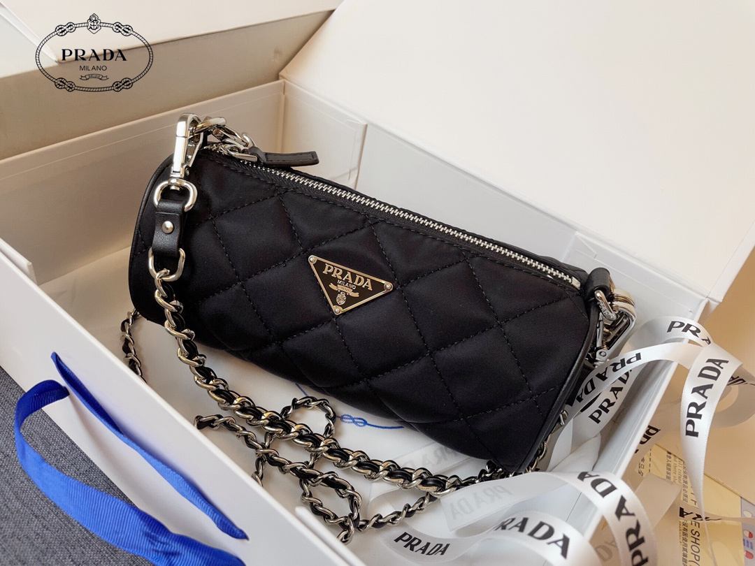 【PRADA 公式旗艦店】プラダ 斜めがけバッグ 当日出荷 好評に付き再入荷!21*11CM