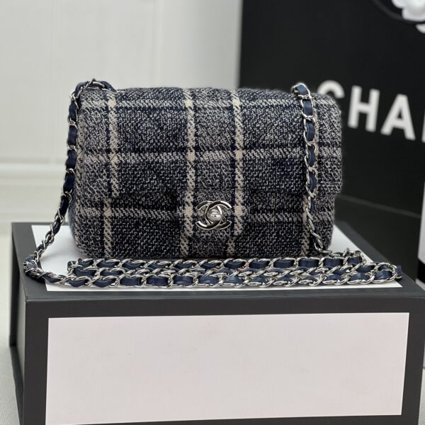 Chanel MINI CLASSIC FLAP BAG 1116