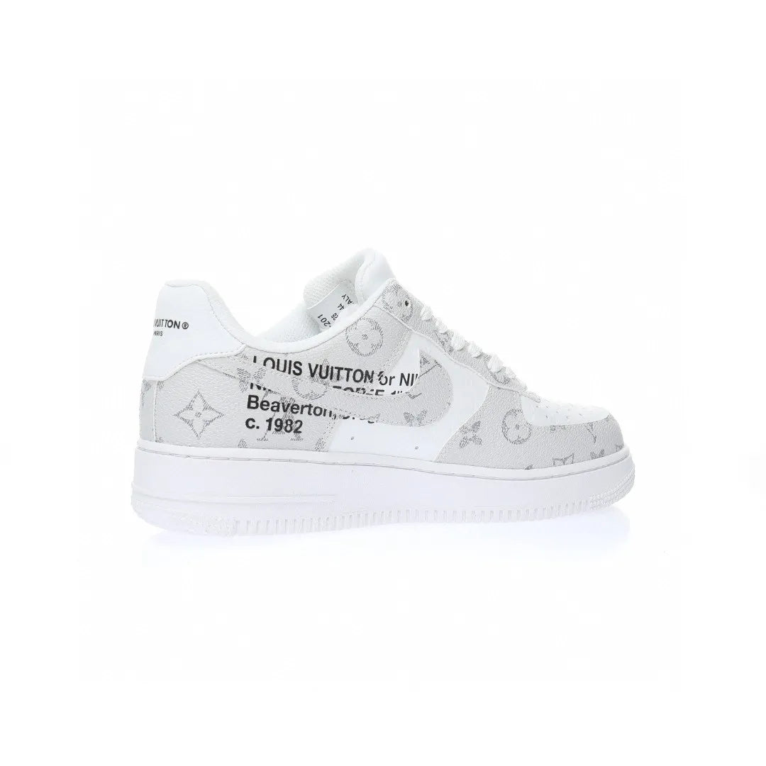 【日本未入荷】♪超入手困難LOUIS VUITTON X NIKE AIR FORCE1 ホワイトグレー【代金引換】 - 画像 (5)