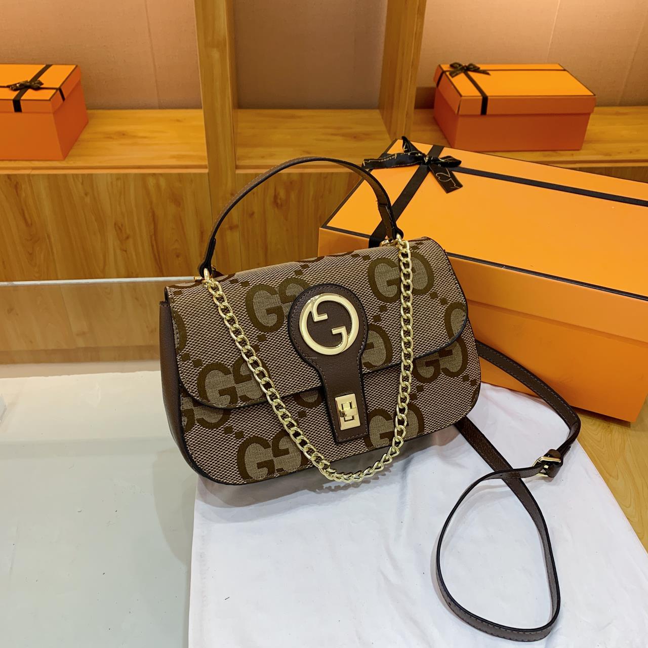 グッチ GGマーモントチェーンショルダーバッグ - 画像 (2)