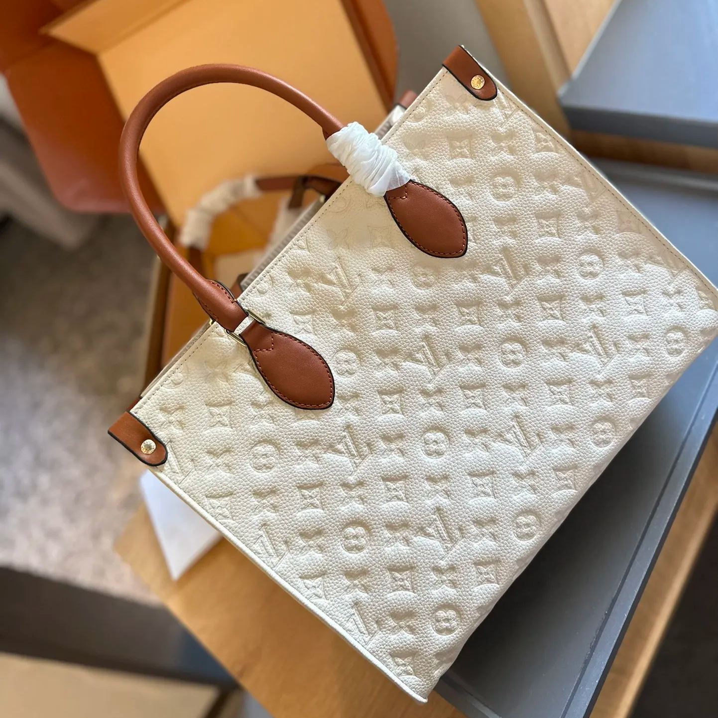★LOUIS VUITTON★このミディアム OnTheGo ハンドバッグ - 画像 (7)