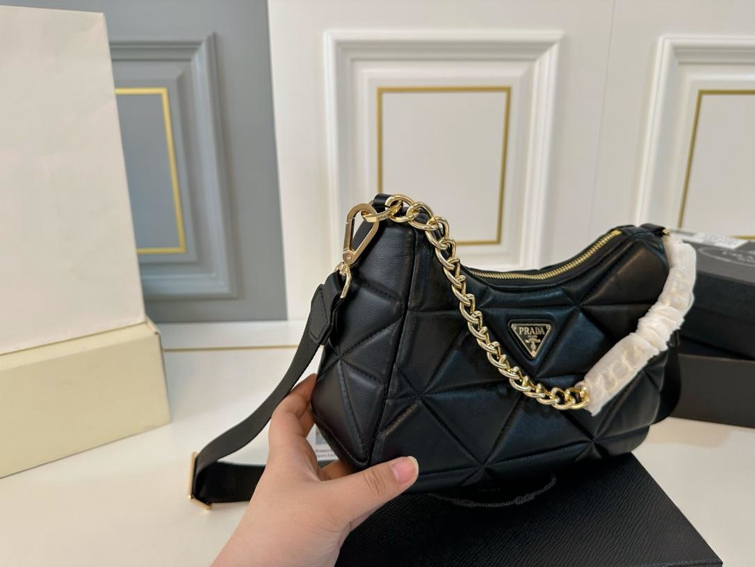 【PRADA 公式 旗艦店】プラダ 斜めがけバッグ 当日出荷 好評に付き再入荷!26*13CM 240719 - 画像 (8)