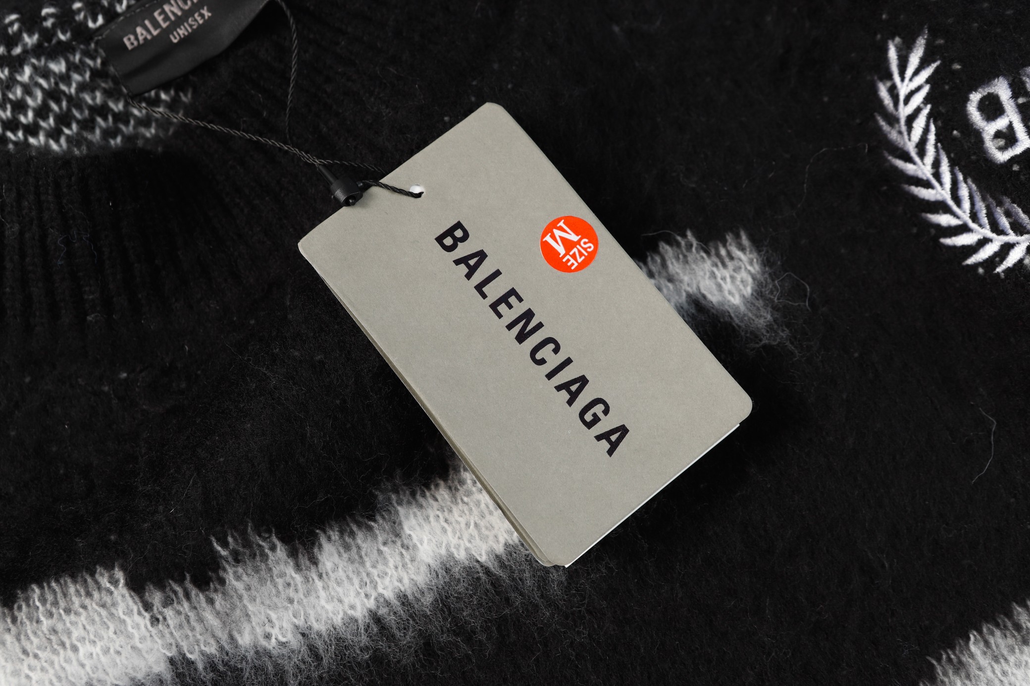 【BALENCIAGA 公式旗艦店】バレンシアガ セーター好評に付き再入荷! - 画像 (5)