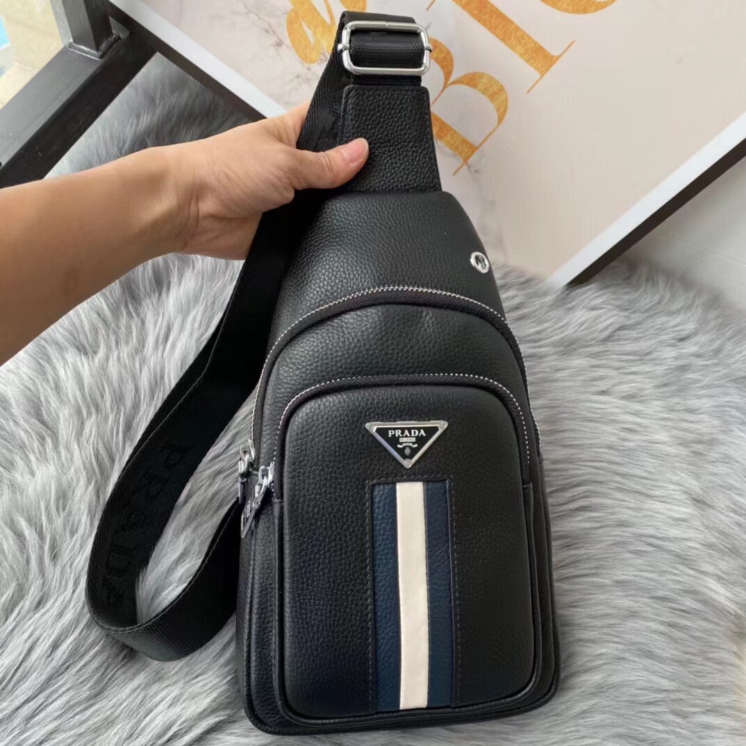 【PRADA 公式 旗艦店】プラダ 胸ポケット当日出荷 好評に付き再入荷!32*18*6CM - 画像 (5)