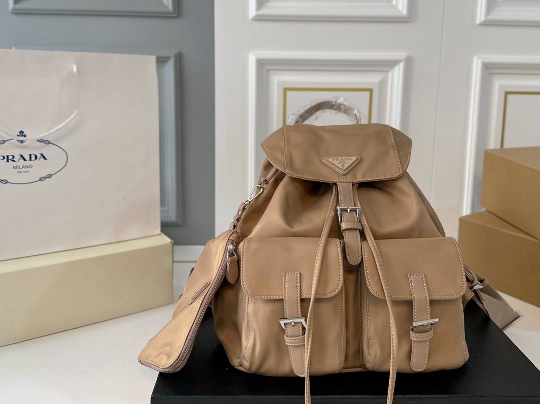【PRADA 公式 旗艦店】プラダ リュックサック当日出荷 好評に付き再入荷!30*33CM 240719 - 画像 (2)