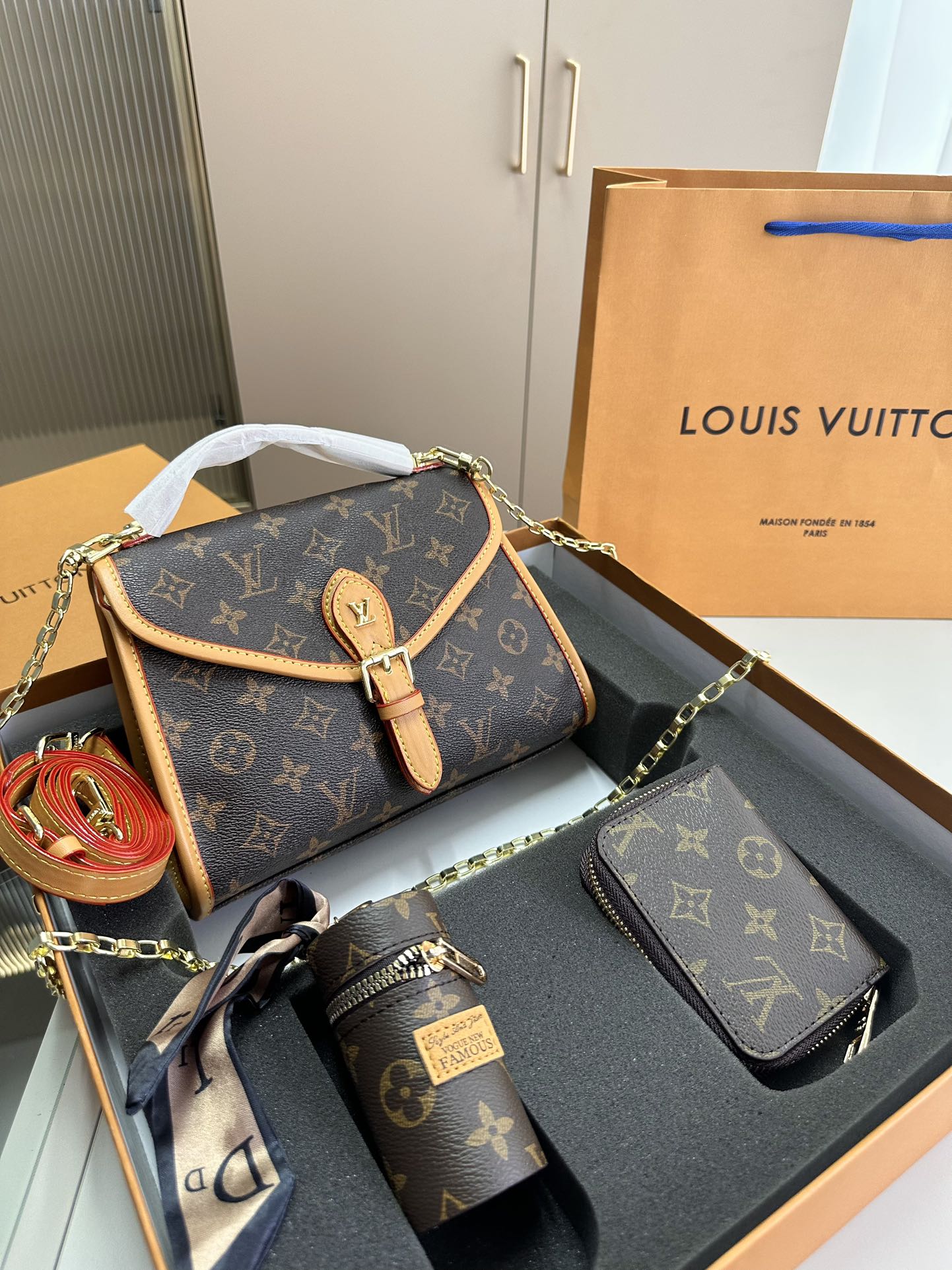 【LOUIS VUITTON】【大人気定番商品】LOUISVUITTON 古い花3点セット お得