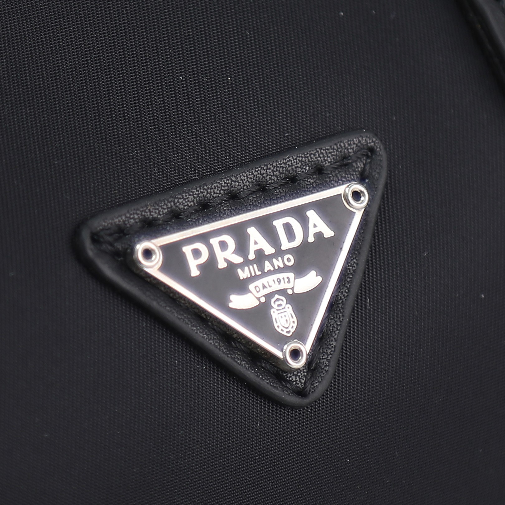 【PRADA 公式 旗艦店】プラダ 斜めがけバッグ 当日出荷 好評に付き再入荷!20*17CM - 画像 (8)