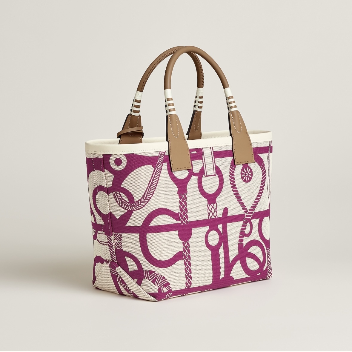 【鮮やかなカラーでフェミニン♡】HERMES Steeple 25バッグ - 画像 (3)