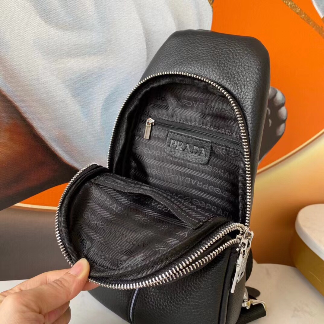 【PRADA 公式 旗艦店】プラダ 胸ポケット当日出荷 好評に付き再入荷!29*17*5.5CM - 画像 (3)