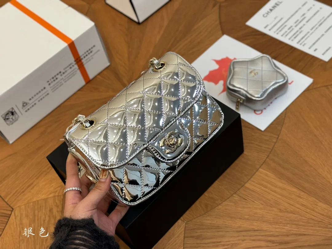 2024 CRUISE CHANEL ミニフラップバッグ&スターコインケース付 - 画像 (13)