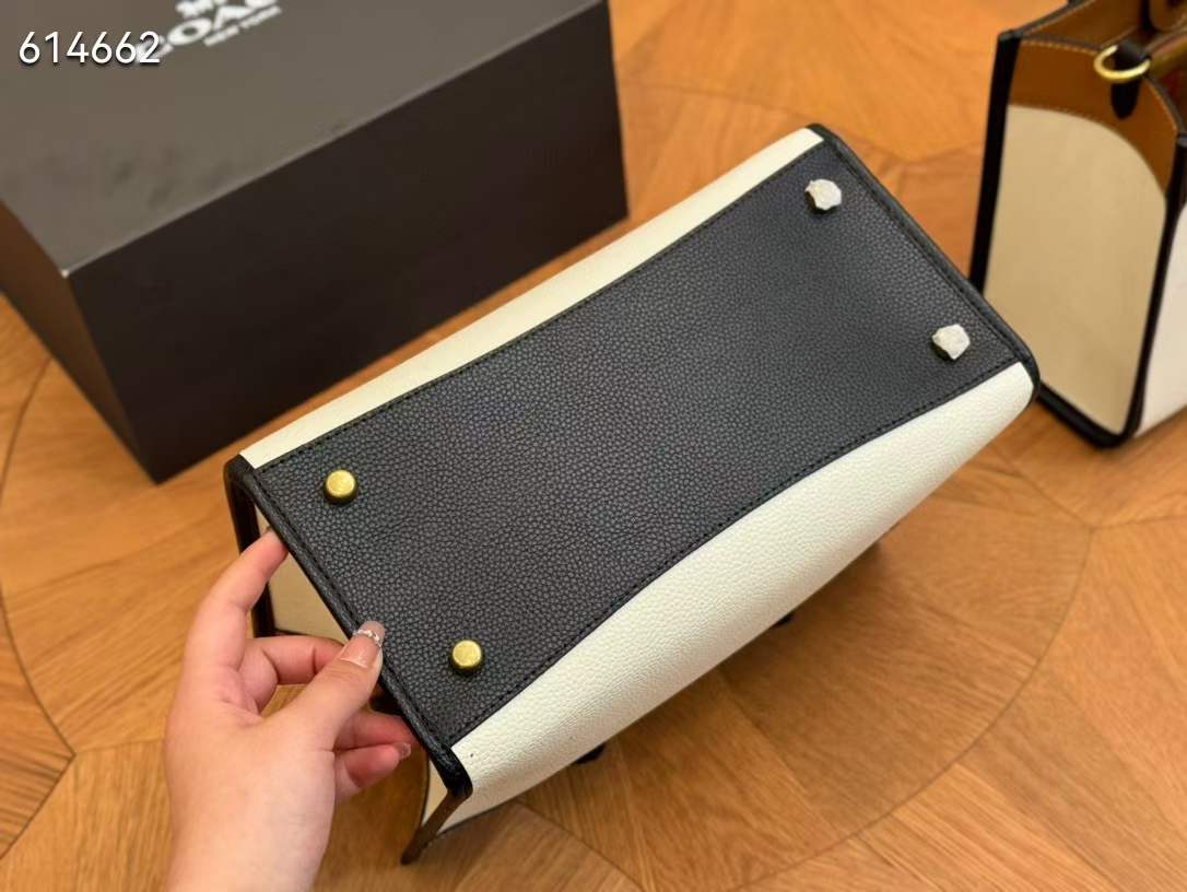 Coach コーチ メッセンジャーバッグ 30*22cm - 画像 (9)