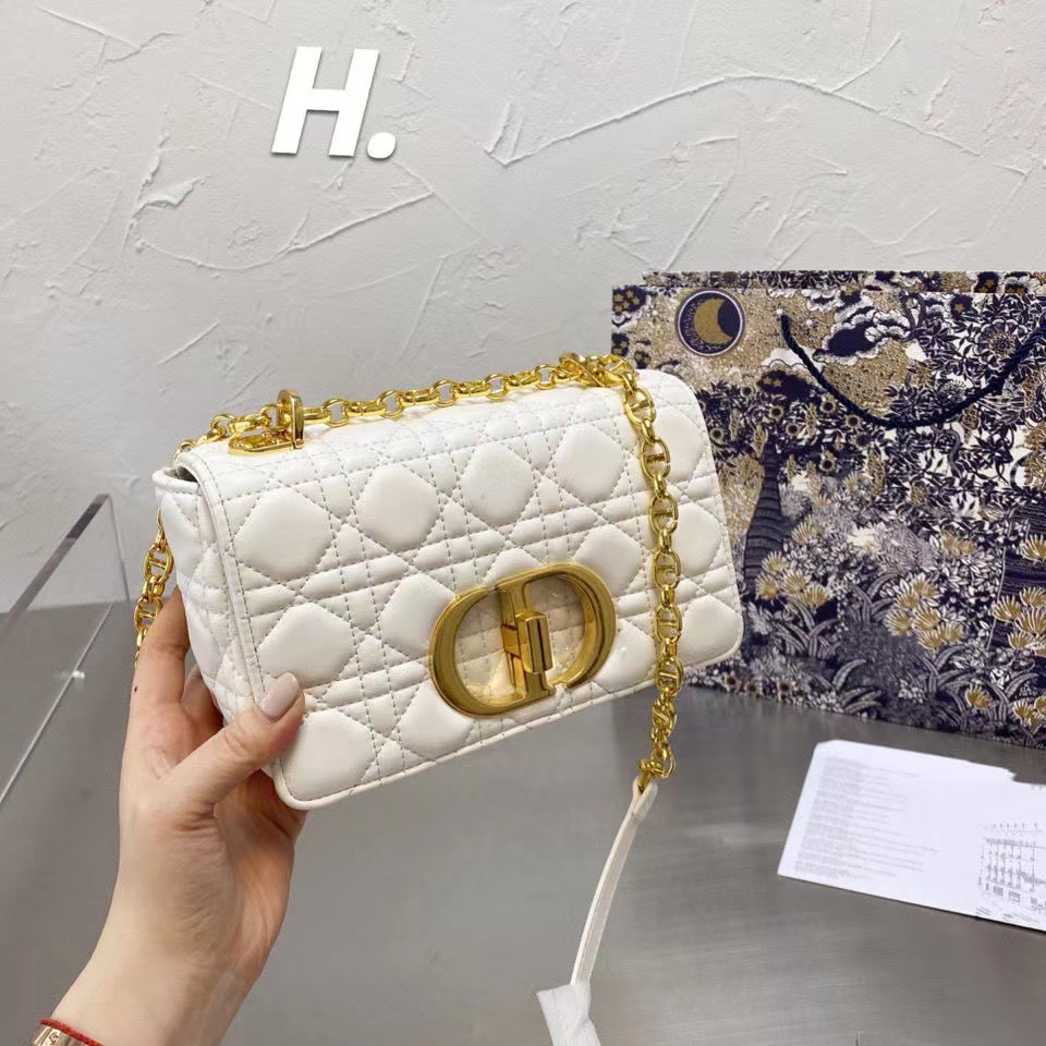 新作 DIOR CARO スモールバッグ カナージュ ソフトカーフスキン - 画像 (3)