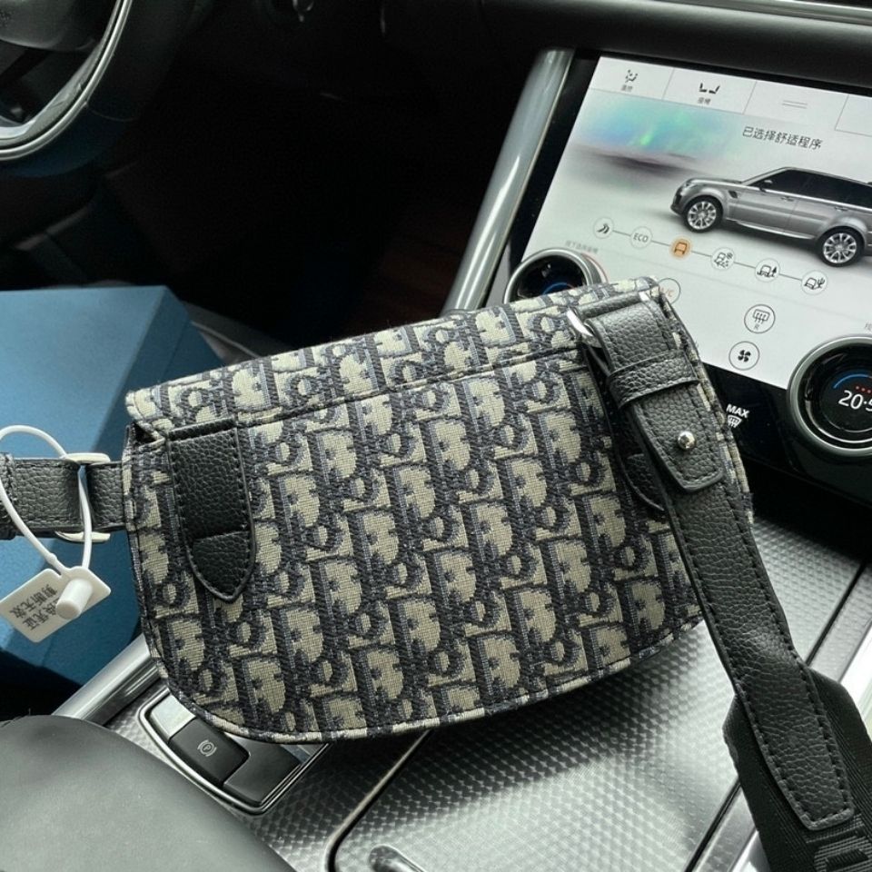 Dior SADDLE メッセンジャーバッグ - 画像 (3)