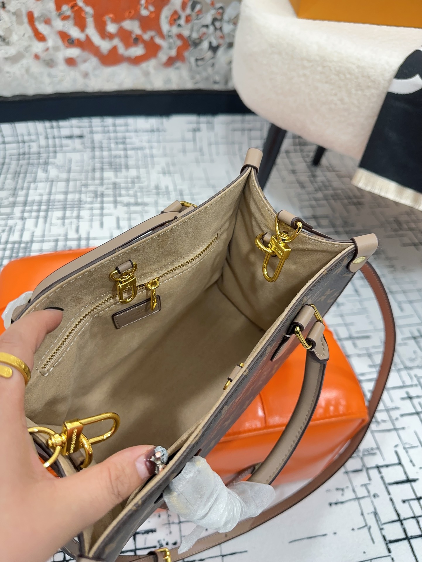 Louis Vuitton(ルイヴィトン) コストパフォーマンスの王様 onthego マミーバッグ 新モデル発売 - 画像 (21)