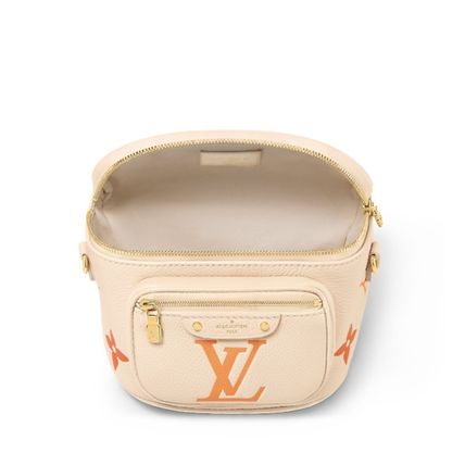 【LOUIS VUITTON】ミニベルトバッグ LV モノグラム レザー ロゴ - 画像 (4)