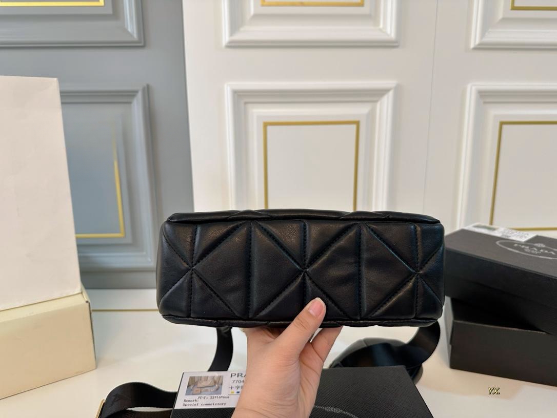 【PRADA 公式 旗艦店】プラダ 斜めがけバッグ 当日出荷 好評に付き再入荷!26*13CM 240719 - 画像 (5)