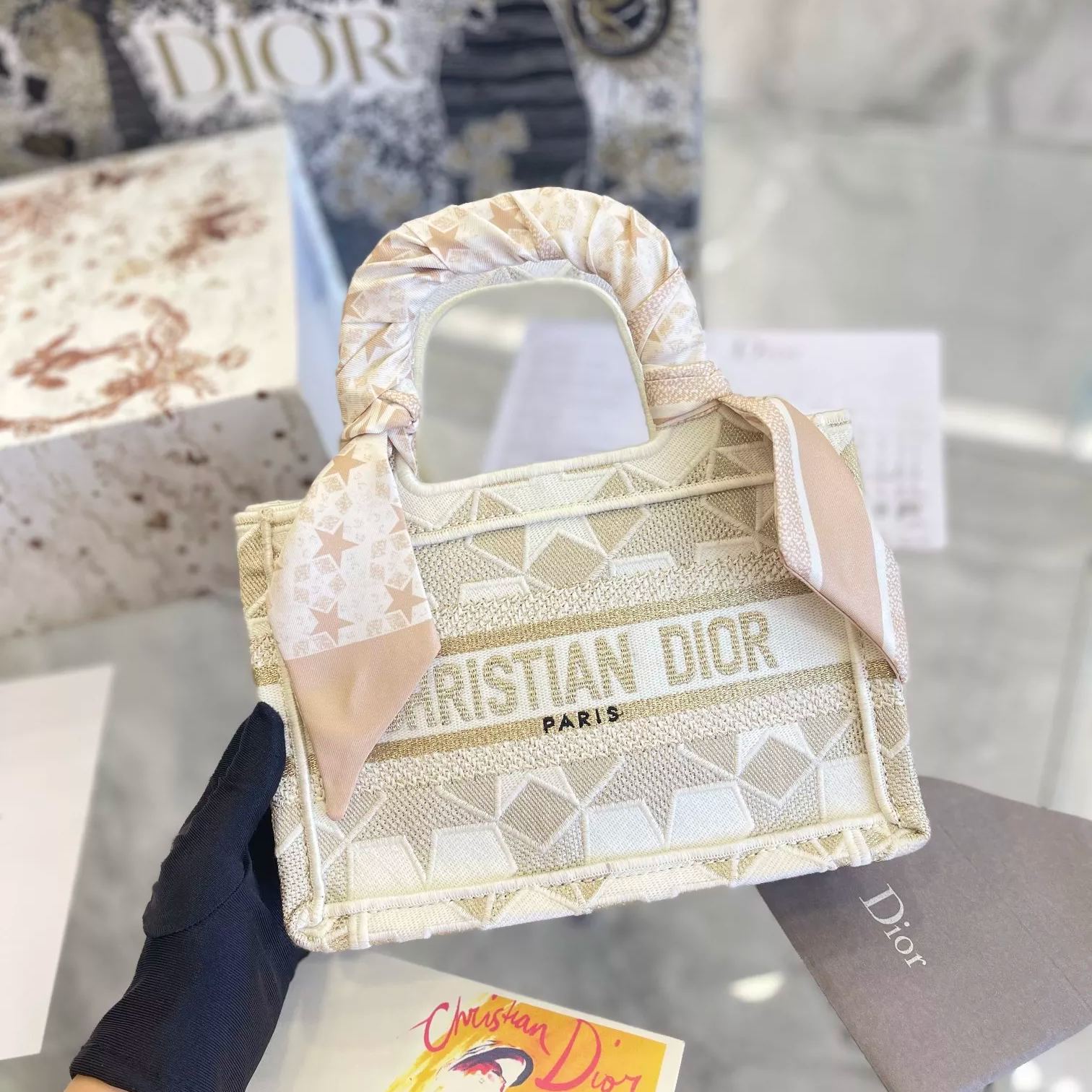 新型Diorミニ限定ハンドバッグ ディオールミニBOOK TOTEハンドバッグ