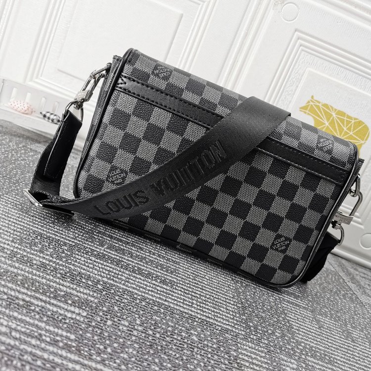 Louis Vuitton (ルイヴィトン) メッセンジャーバッグ 23.5x14x5cm - 画像 (30)