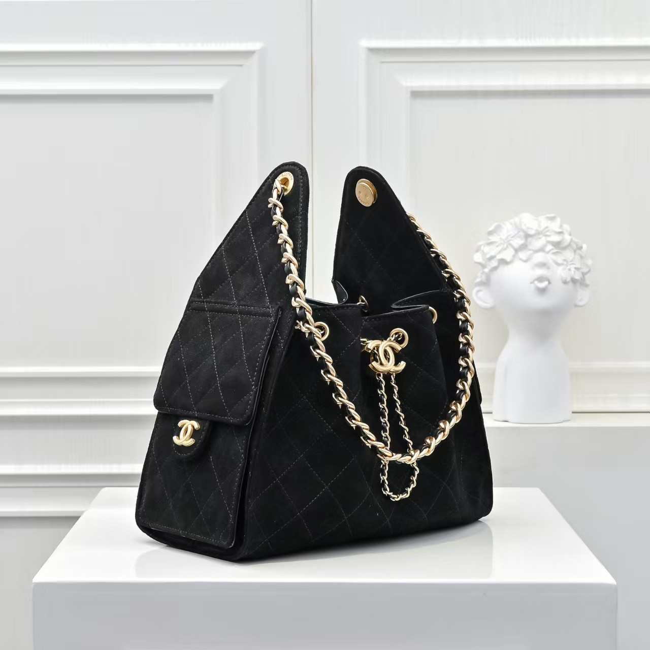 Chanel シャネルのアンダーアームバッグ - 画像 (2)